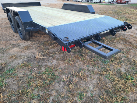New Hillcrest 16+2 CAR HAULER, 7k