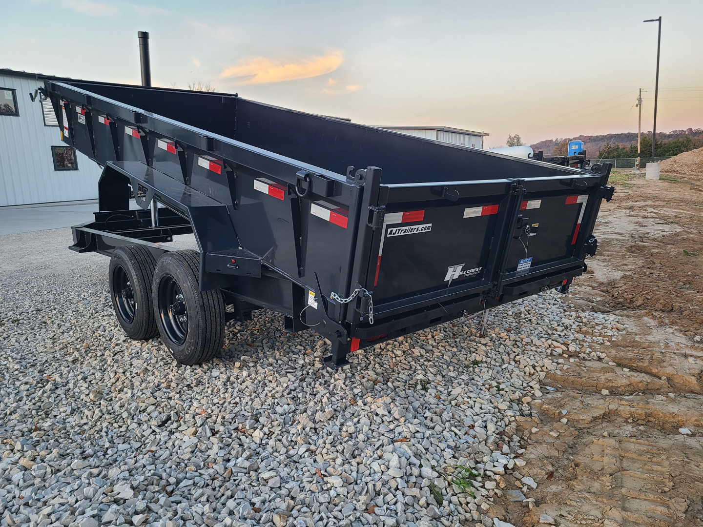 New Hillcrest 7 X 16 DUMP TRAILER, 17.6K, HYD JACK HD Ramps