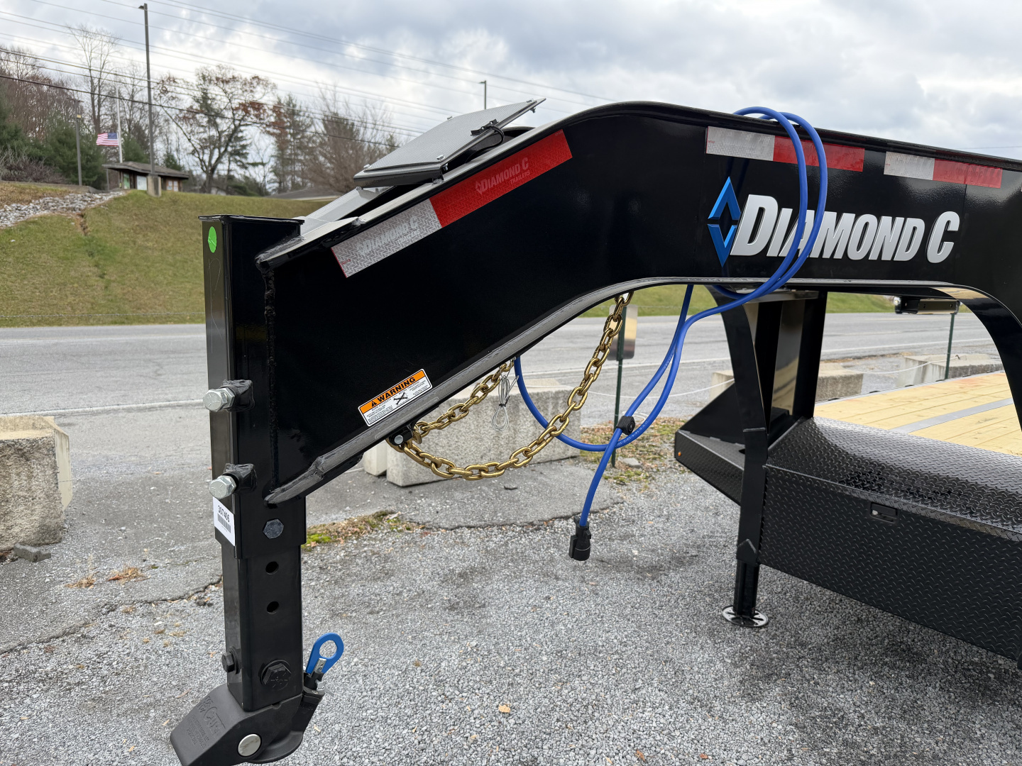 New 2026 Diamond C FMAX212 GOOSENECK TRAILER HYDRO DOVE & JACKS ALUMINUM OUTER RIMS WIRELESS REMOTE & SOLAR CHARGER