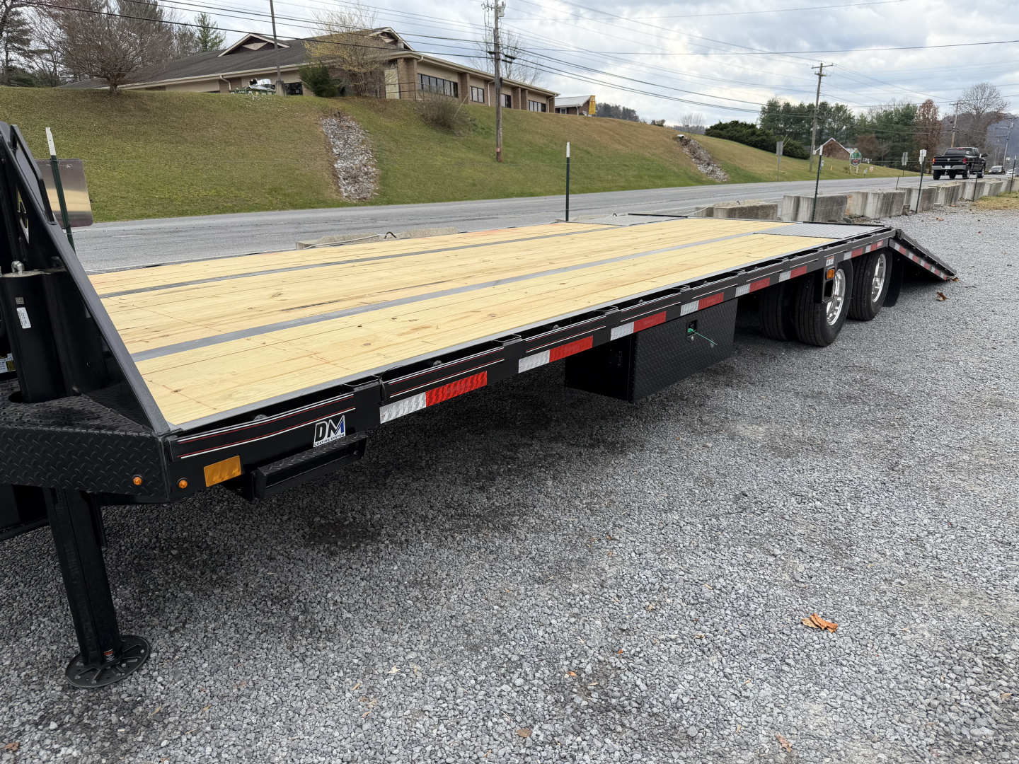 New 2026 Diamond C FMAX212 GOOSENECK TRAILER HYDRO DOVE & JACKS ALUMINUM OUTER RIMS WIRELESS REMOTE & SOLAR CHARGER