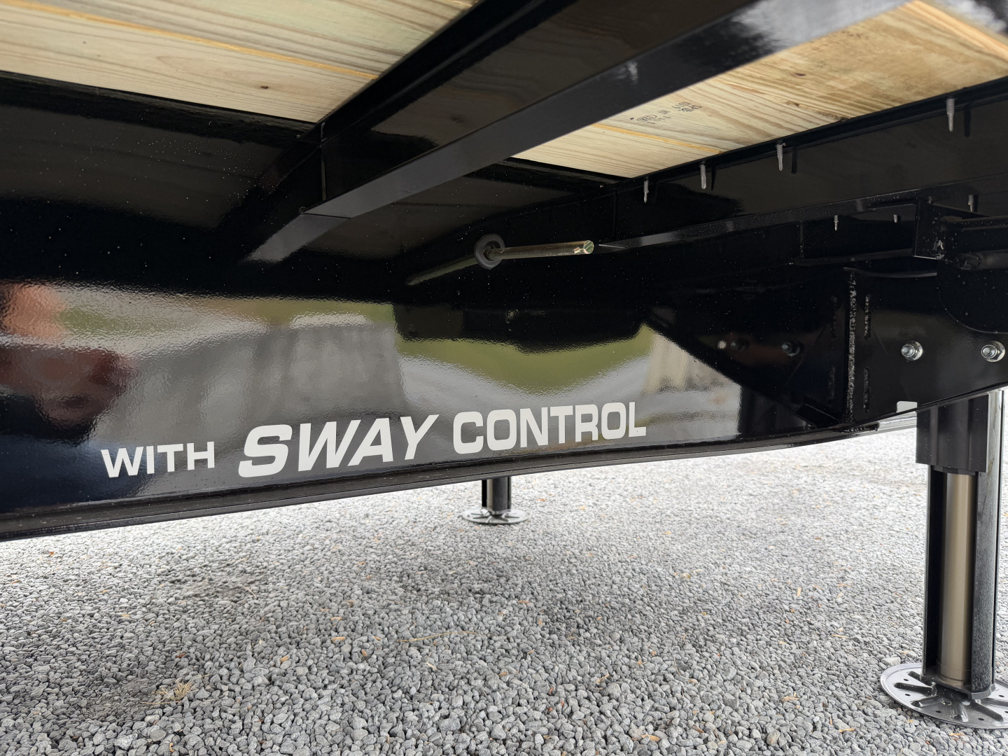 New 2026 Diamond C FMAX212 GOOSENECK TRAILER HYDRO DOVE & JACKS ALUMINUM OUTER RIMS WIRELESS REMOTE & SOLAR CHARGER