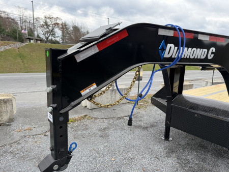 New 2026 Diamond C FMAX212 GOOSENECK TRAILER HYDRO DOVE & JACKS ALUMINUM OUTER RIMS WIRELESS REMOTE & SOLAR CHARGER