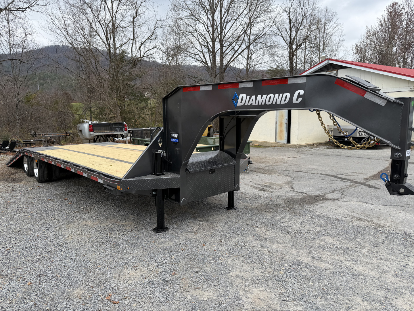 New 2026 Diamond C FMAX212 GOOSENECK TRAILER HYDRO JACKS & DOVE 17.5 ALUMINUM OUTER RIMS