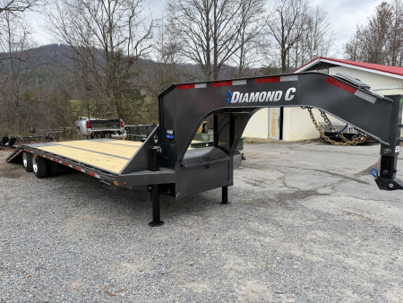 New 2026 Diamond C FMAX212 GOOSENECK TRAILER HYDRO JACKS & DOVE 17.5 ALUMINUM OUTER RIMS