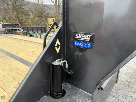 New 2026 Diamond C FMAX212 GOOSENECK TRAILER HYDRO JACKS & DOVE 17.5 ALUMINUM OUTER RIMS