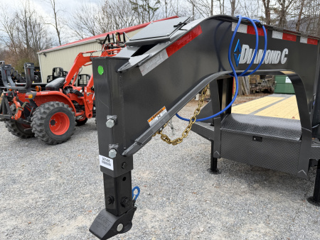 New 2026 Diamond C FMAX212 GOOSENECK TRAILER HYDRO JACKS & DOVE 17.5 ALUMINUM OUTER RIMS