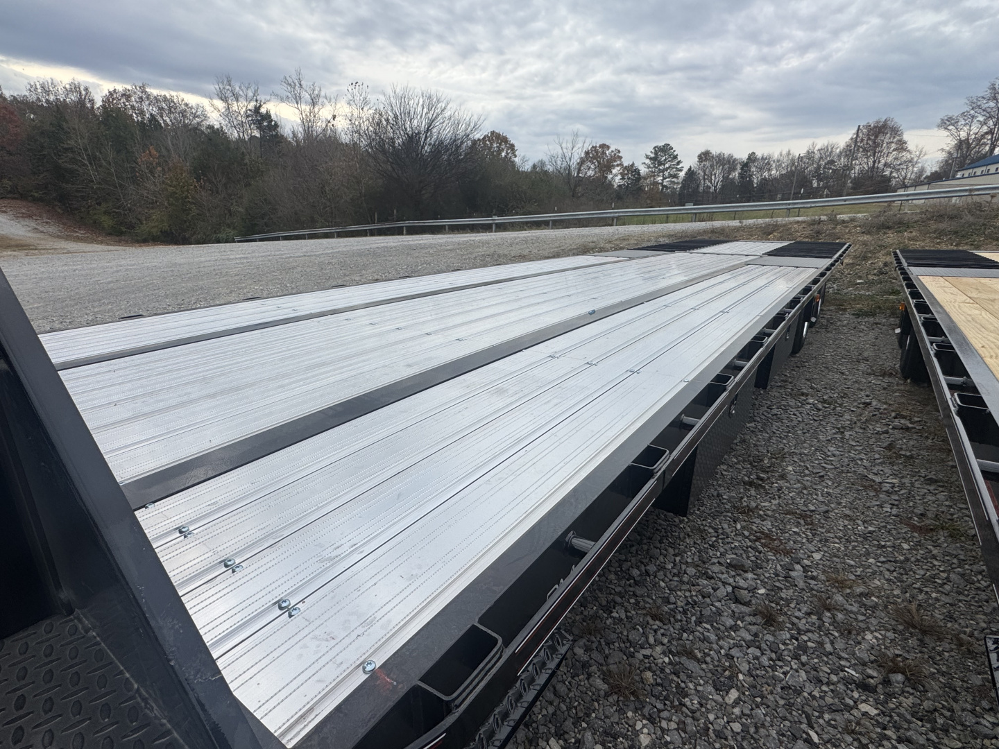 New 2026 Diamond C FMAX212 GOOSENECKTrailer PACESETTER EDITION , HYD DISC BRAKES, 17.5 WHEELS, ALUMINUM FLOOR & OUTER, 60” SPREAD AXLE, HYD DOVETAIL & JACKS