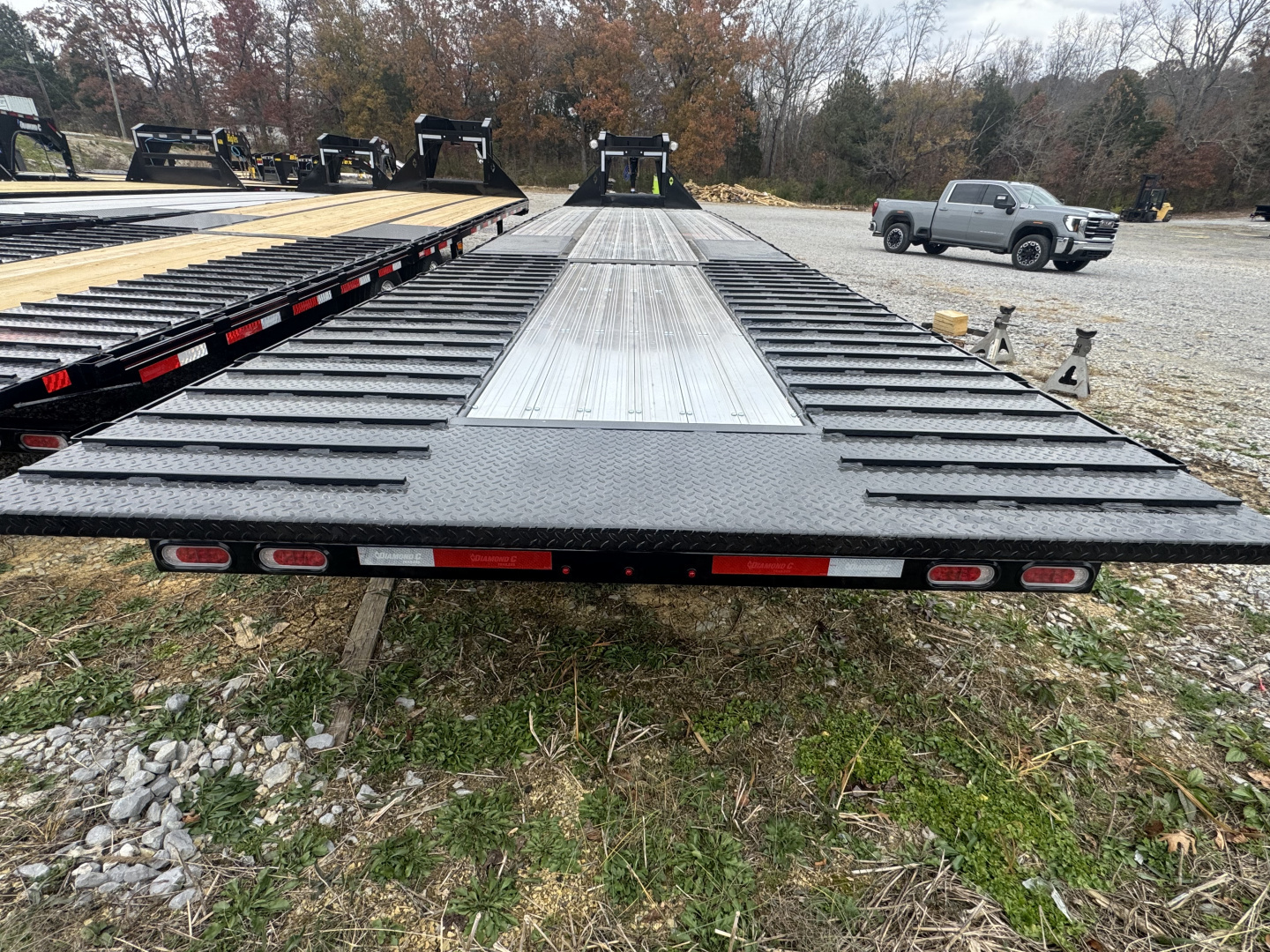 New 2026 Diamond C FMAX212 GOOSENECKTrailer PACESETTER EDITION , HYD DISC BRAKES, 17.5 WHEELS, ALUMINUM FLOOR & OUTER, 60” SPREAD AXLE, HYD DOVETAIL & JACKS