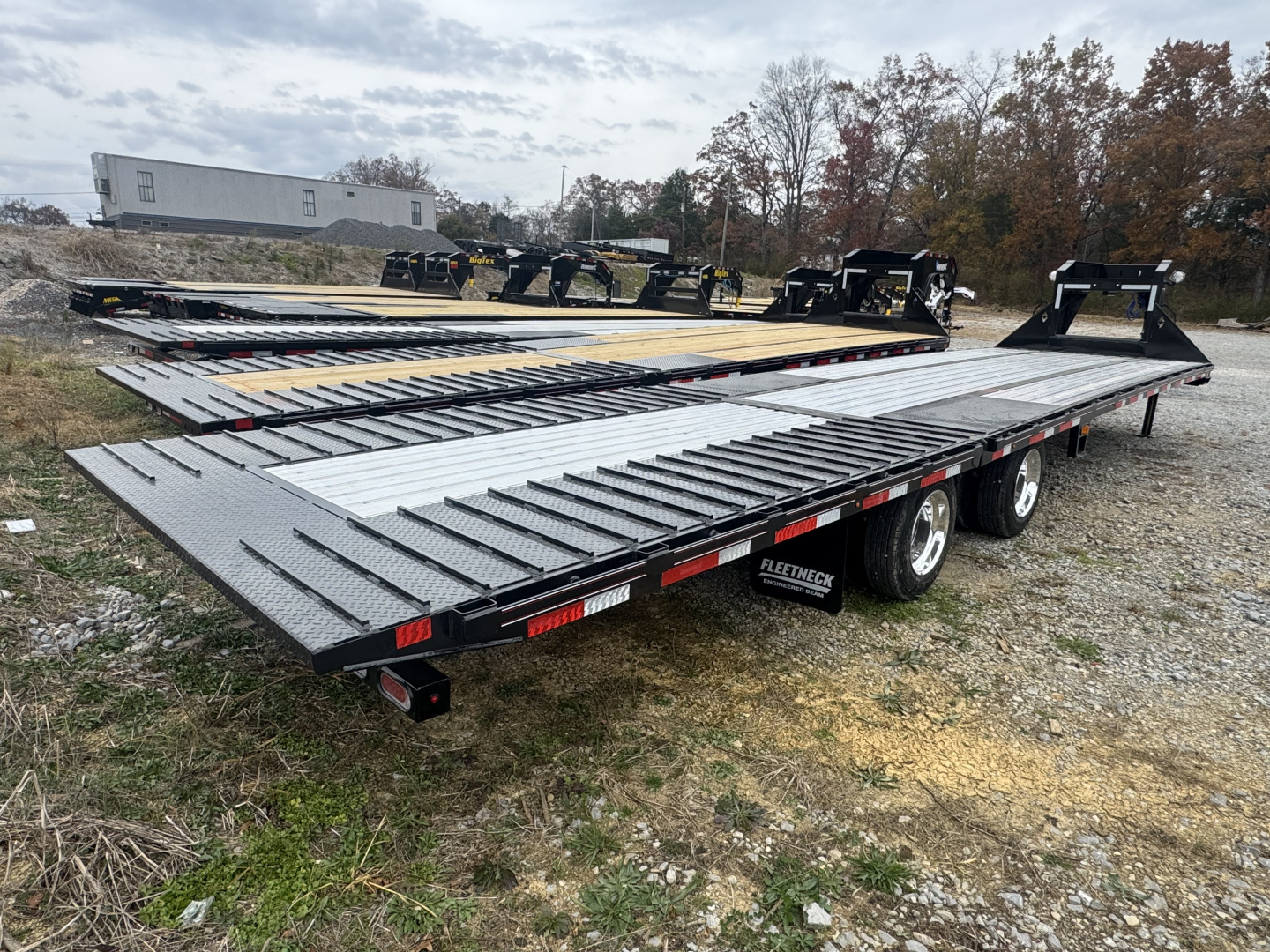 New 2026 Diamond C FMAX212 GOOSENECKTrailer PACESETTER EDITION , HYD DISC BRAKES, 17.5 WHEELS, ALUMINUM FLOOR & OUTER, 60” SPREAD AXLE, HYD DOVETAIL & JACKS