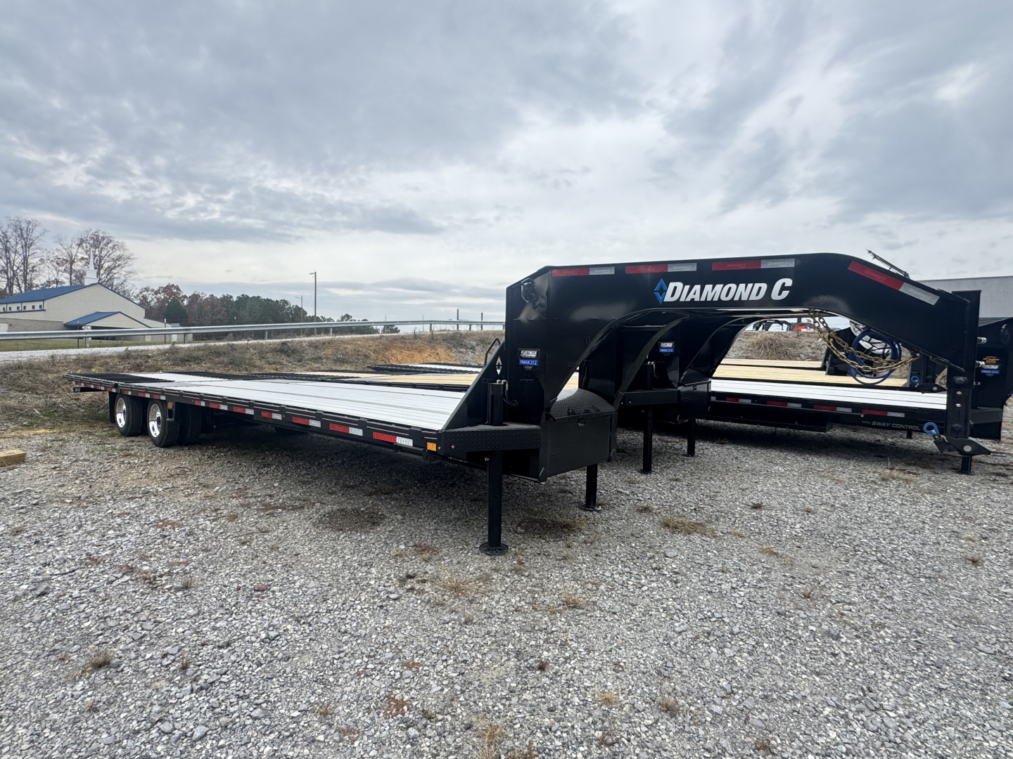New 2026 Diamond C FMAX212 GOOSENECKTrailer PACESETTER EDITION , HYD DISC BRAKES, 17.5 WHEELS, ALUMINUM FLOOR & OUTER, 60” SPREAD AXLE, HYD DOVETAIL & JACKS