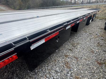 New 2026 Diamond C FMAX212 GOOSENECKTrailer PACESETTER EDITION , HYD DISC BRAKES, 17.5 WHEELS, ALUMINUM FLOOR & OUTER, 60” SPREAD AXLE, HYD DOVETAIL & JACKS