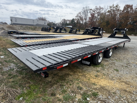 New 2026 Diamond C FMAX212 GOOSENECKTrailer PACESETTER EDITION , HYD DISC BRAKES, 17.5 WHEELS, ALUMINUM FLOOR & OUTER, 60” SPREAD AXLE, HYD DOVETAIL & JACKS
