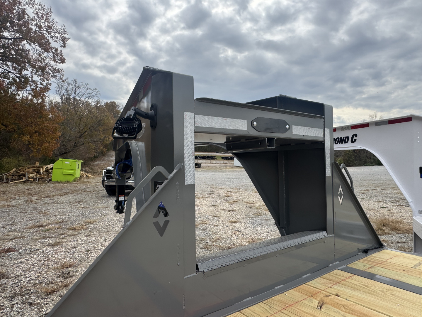 New 2026 Diamond C FMAX210 Flatbed Trailer, PACESETTER EDITION, HYD DISC BRAKES,HYD DOVETAIL&JACKS, ALUMINUM & OUTER WHEELS