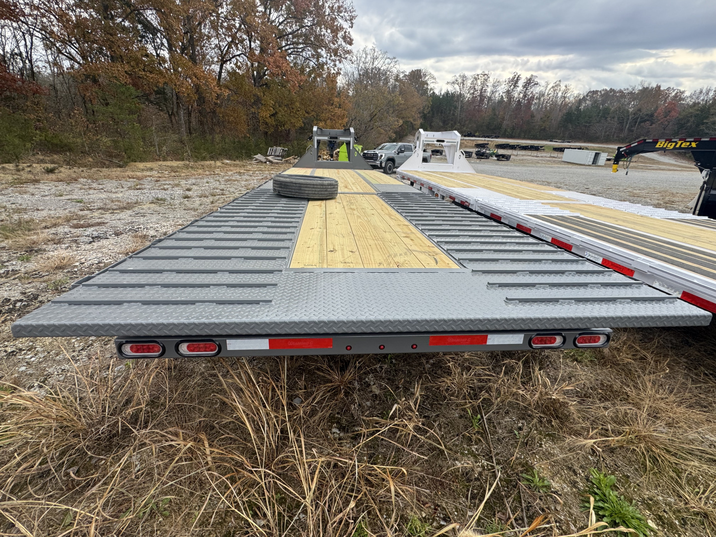 New 2026 Diamond C FMAX210 Flatbed Trailer, PACESETTER EDITION, HYD DISC BRAKES,HYD DOVETAIL&JACKS, ALUMINUM & OUTER WHEELS