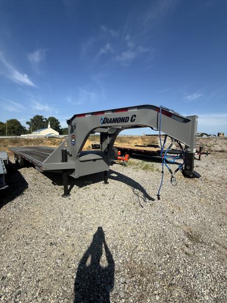 Used 2026 Diamond C FMAX210 Flatbed Trailer, PACESETTER EDITION, HYD DISC BRAKES,HYD DOVETAIL&JACKS, ALUMINUM & OUTER WHEELS