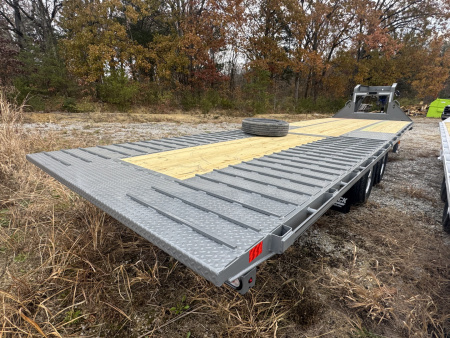 New 2026 Diamond C FMAX210 Flatbed Trailer, PACESETTER EDITION, HYD DISC BRAKES,HYD DOVETAIL&JACKS, ALUMINUM & OUTER WHEELS