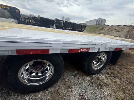 New 2026 Diamond C FMAX212 Flatbed Trailer, HYD DOVETAIL , HYDRAULIC JACKS, ALUMINUM OUTER WHEELS