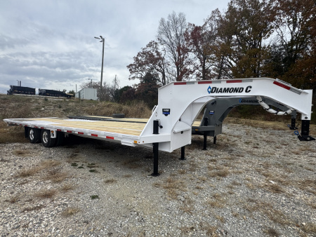 New 2026 Diamond C FMAX212 Flatbed Trailer, HYD DOVETAIL , HYDRAULIC JACKS, ALUMINUM OUTER WHEELS