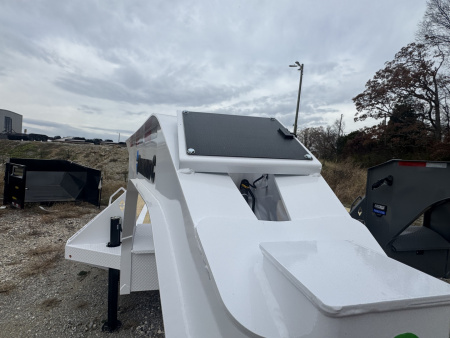 New 2026 Diamond C FMAX212 Flatbed Trailer, HYD DOVETAIL , HYDRAULIC JACKS, ALUMINUM OUTER WHEELS