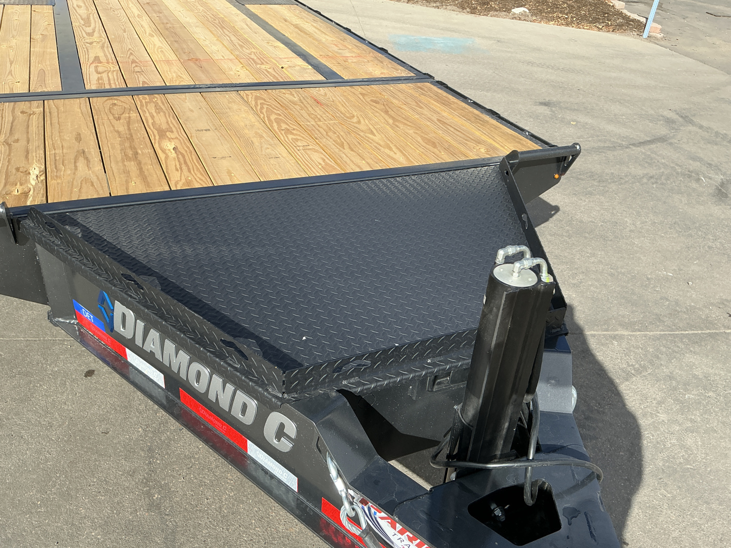 New 2026 Diamond C DET207 24X102 Flatbed Trailer