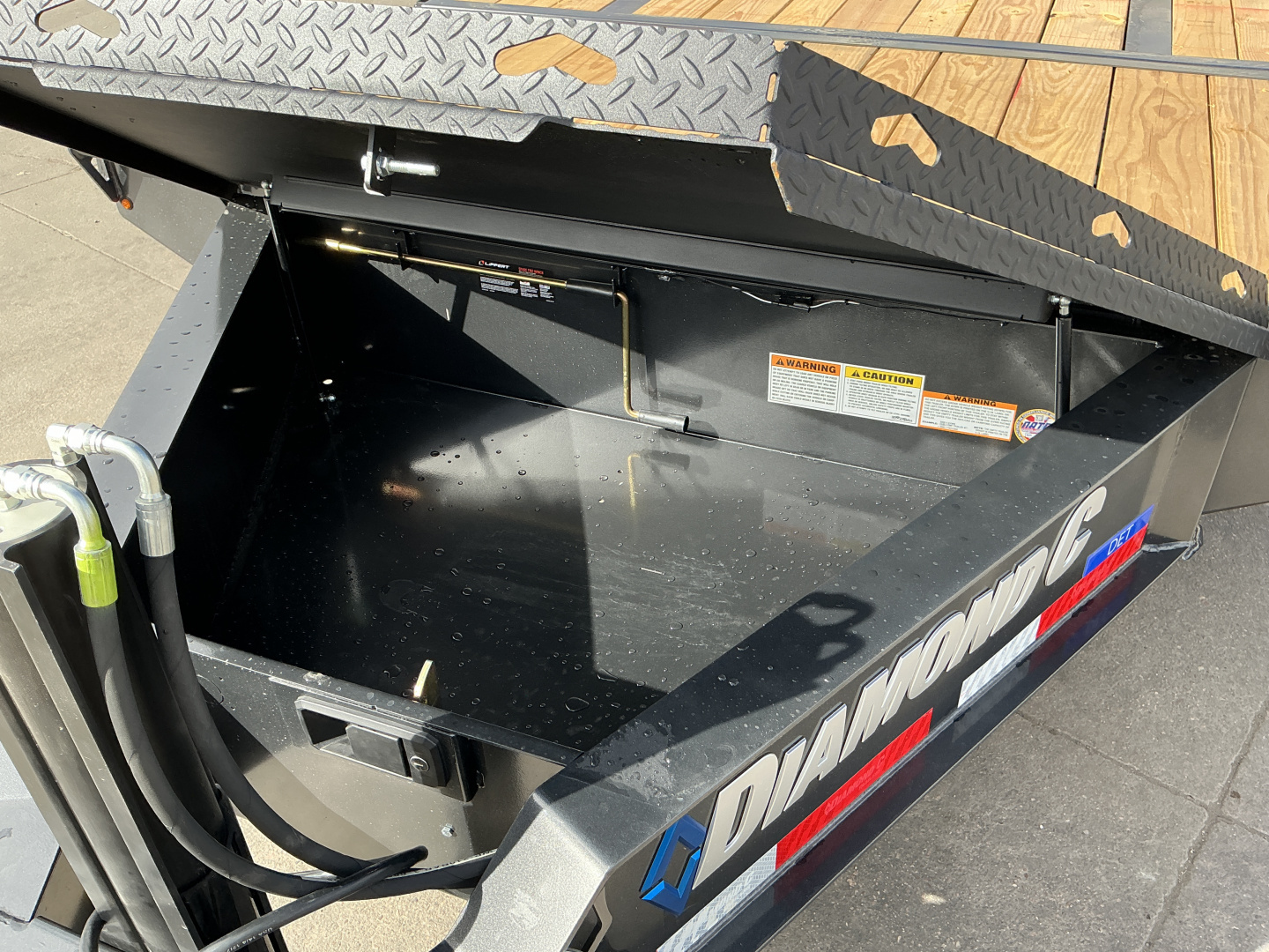 New 2026 Diamond C DET207 24X102 Flatbed Trailer