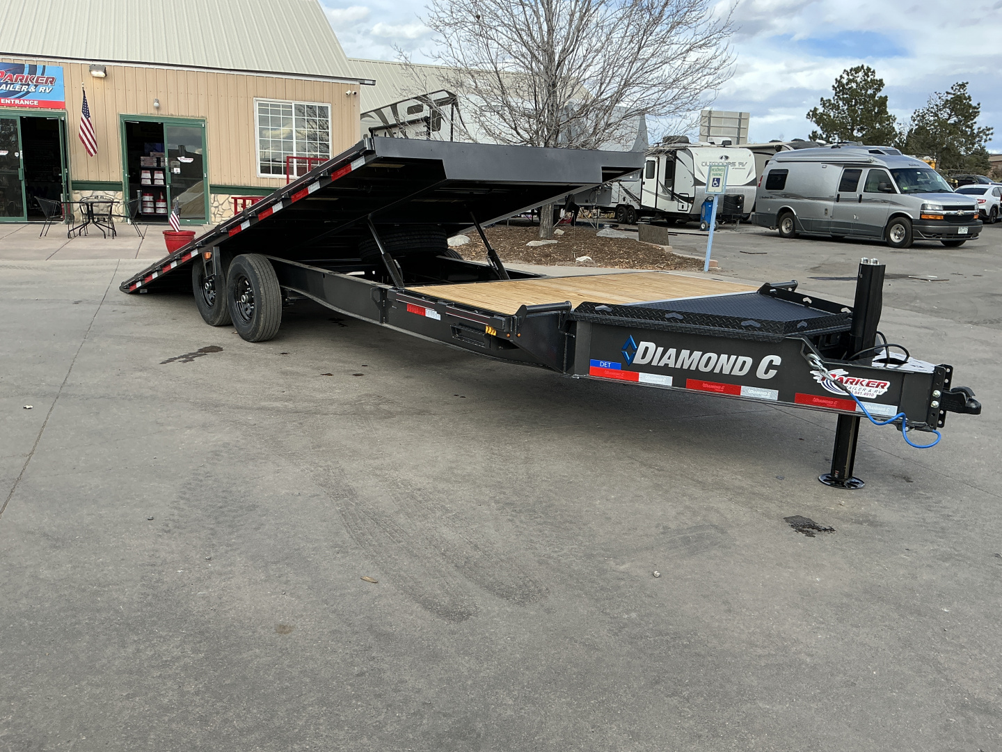 New 2026 Diamond C DET207 24X102 Flatbed Trailer