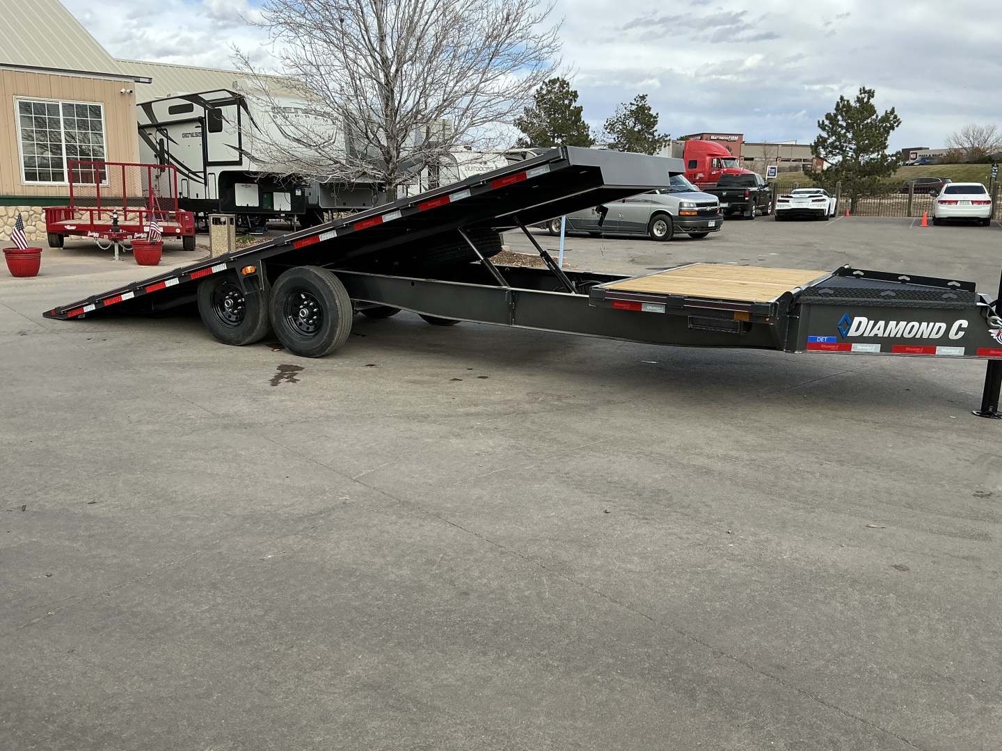 New 2026 Diamond C DET207 24X102 Flatbed Trailer