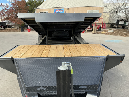 New 2026 Diamond C DET207 24X102 Flatbed Trailer