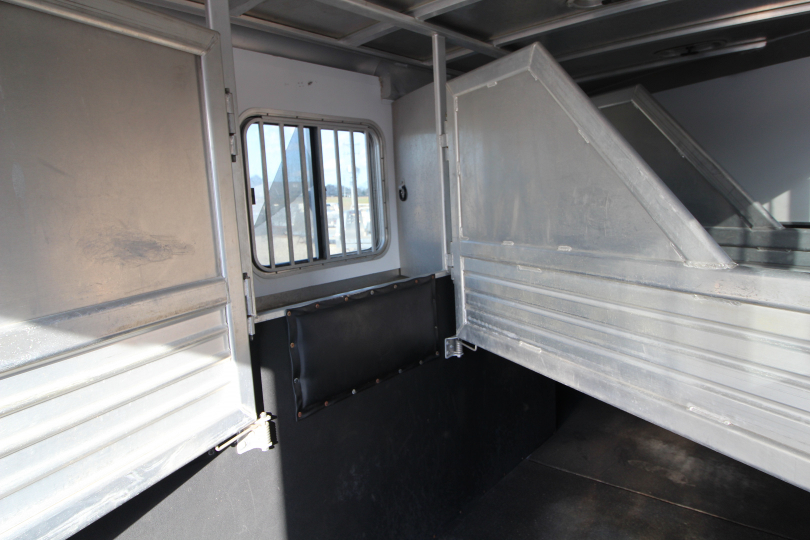 Used 2008 Featherlite Trailers 8541-4H Horse Trailer