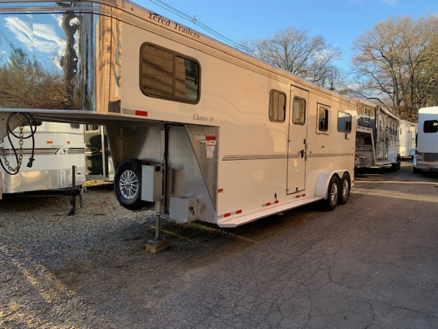 New 2023 Sundowner Trailers 2&1 gn Horse Trailer