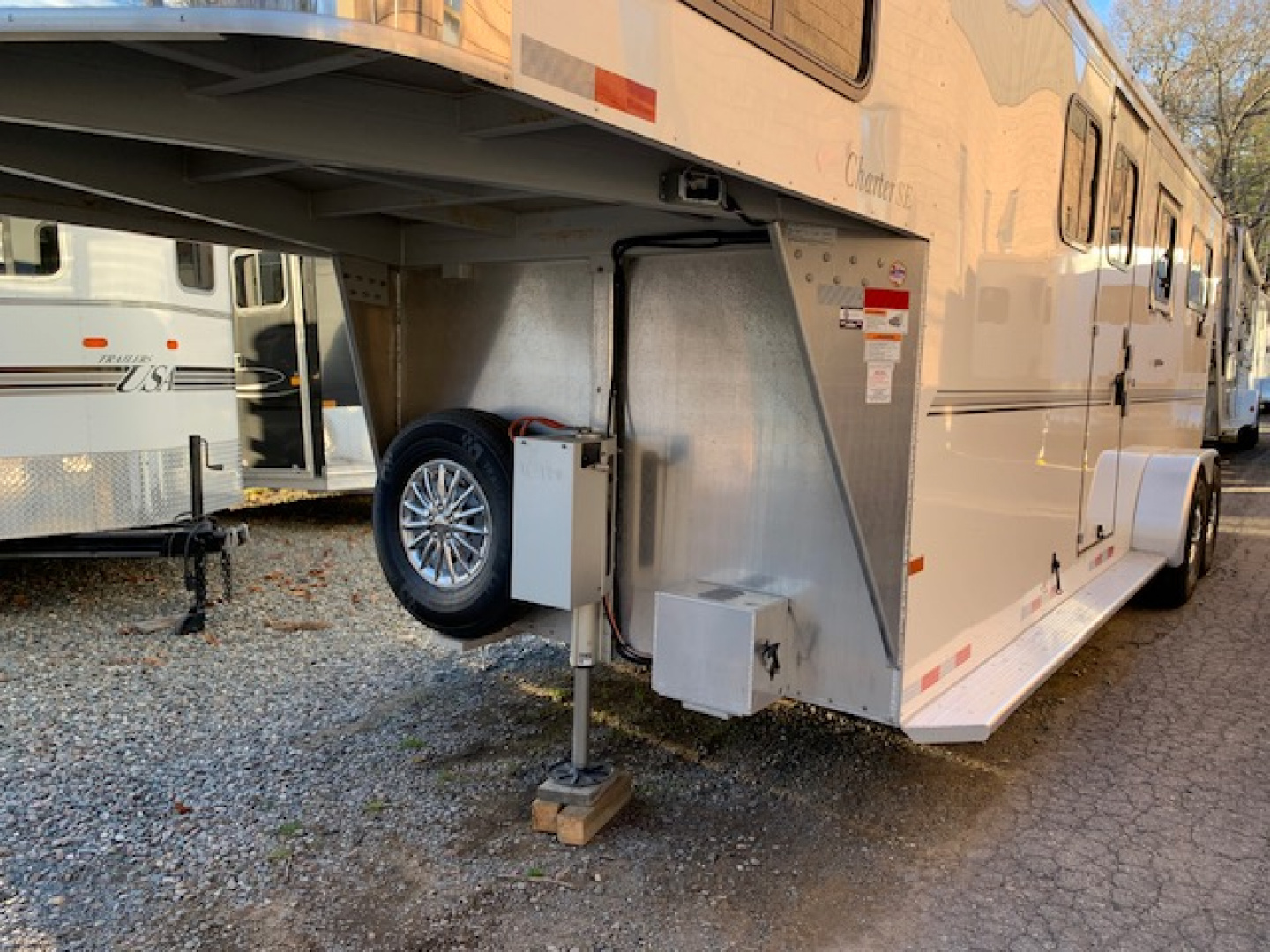 New 2023 Sundowner Trailers 2&1 gn Horse Trailer