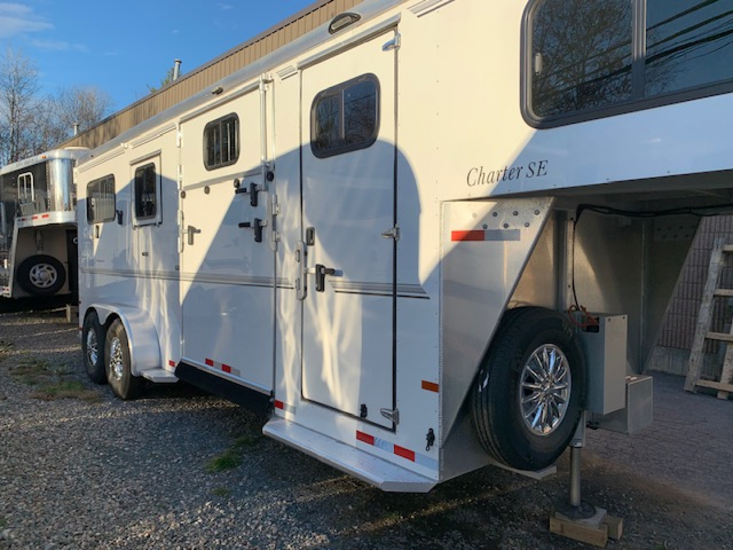 New 2023 Sundowner Trailers 2&1 gn Horse Trailer