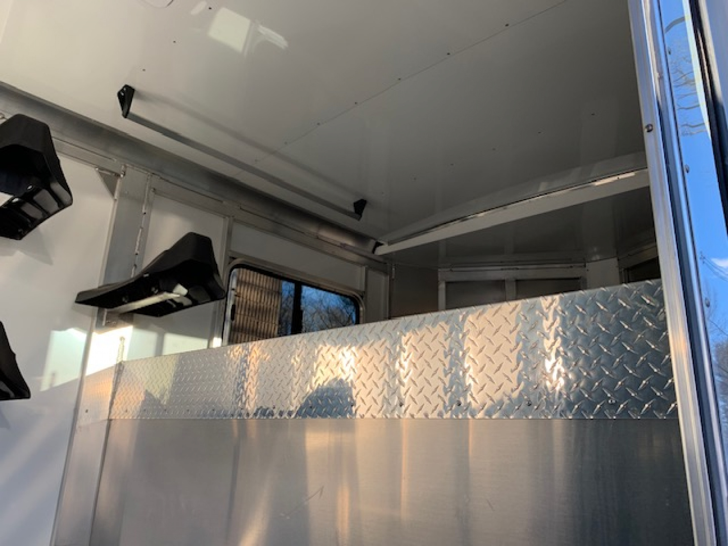 New 2023 Sundowner Trailers 2&1 gn Horse Trailer