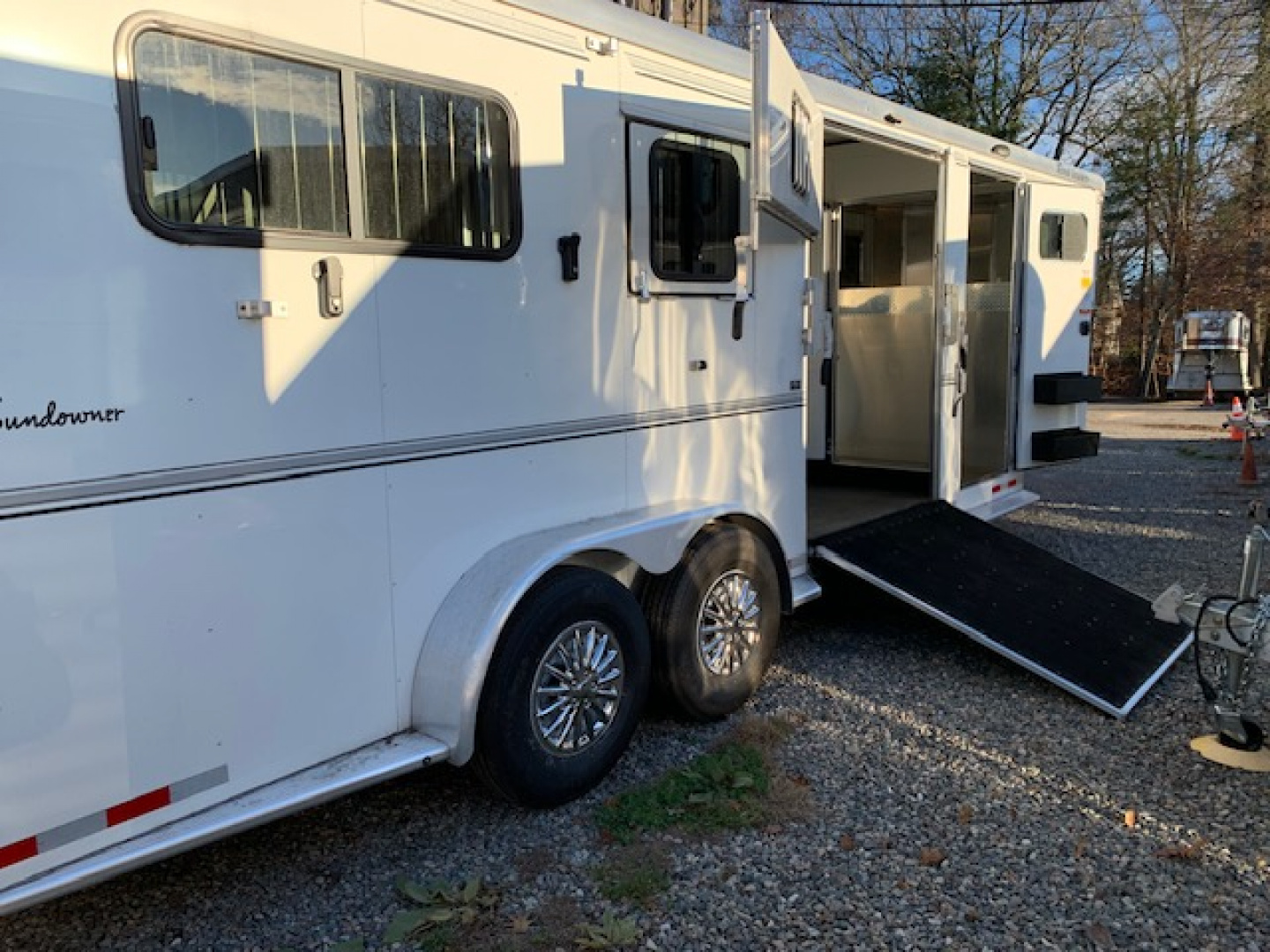 New 2023 Sundowner Trailers 2&1 gn Horse Trailer