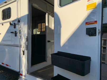 New 2023 Sundowner Trailers 2&1 gn Horse Trailer