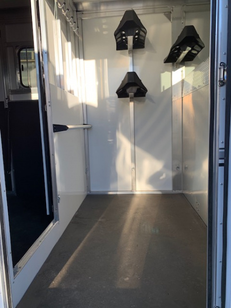 New 2023 Sundowner Trailers 2&1 gn Horse Trailer