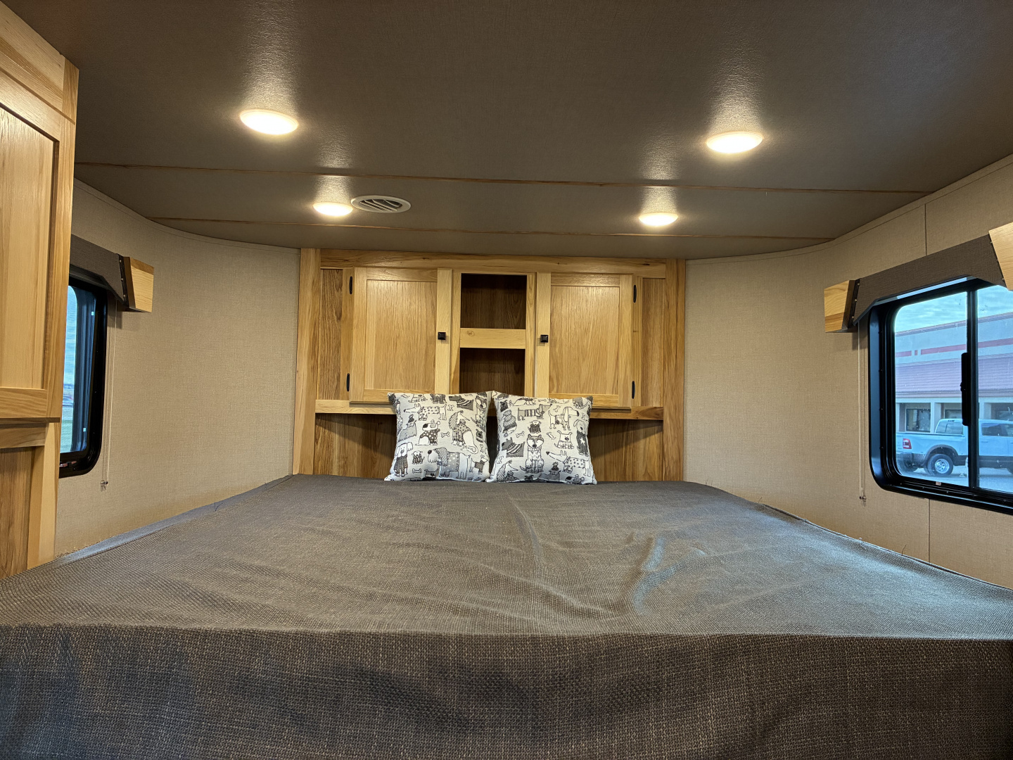 New 2026 Lakota 3H 9' LQ Horse Trailer