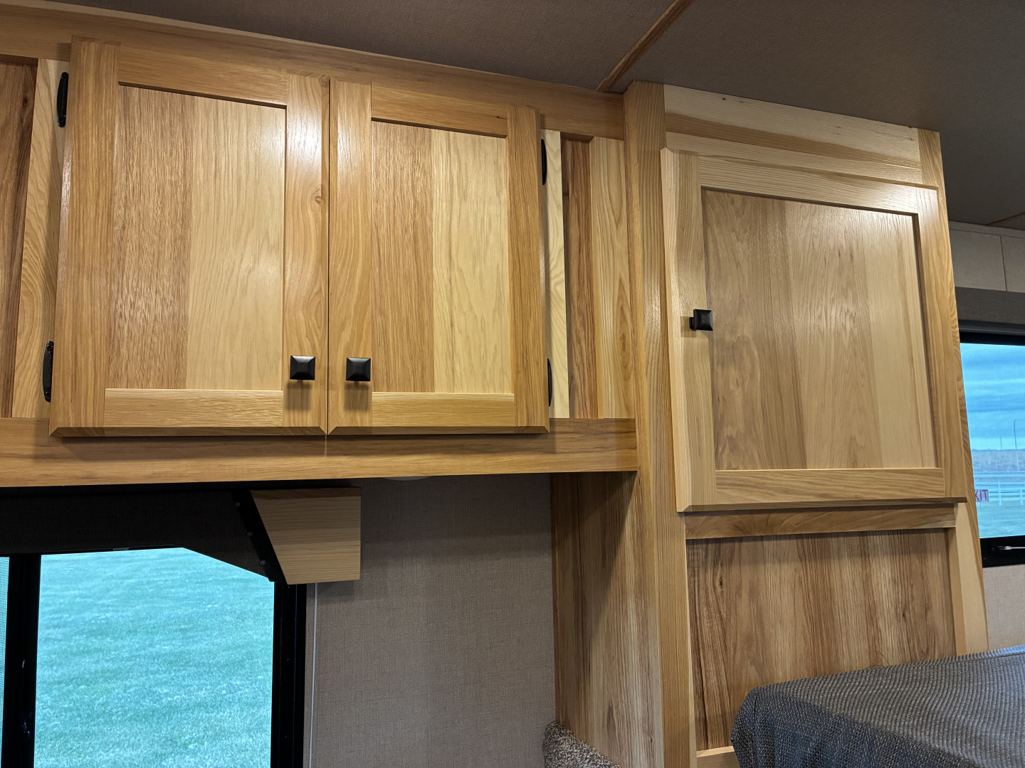 New 2026 Lakota 3H 9' LQ Horse Trailer