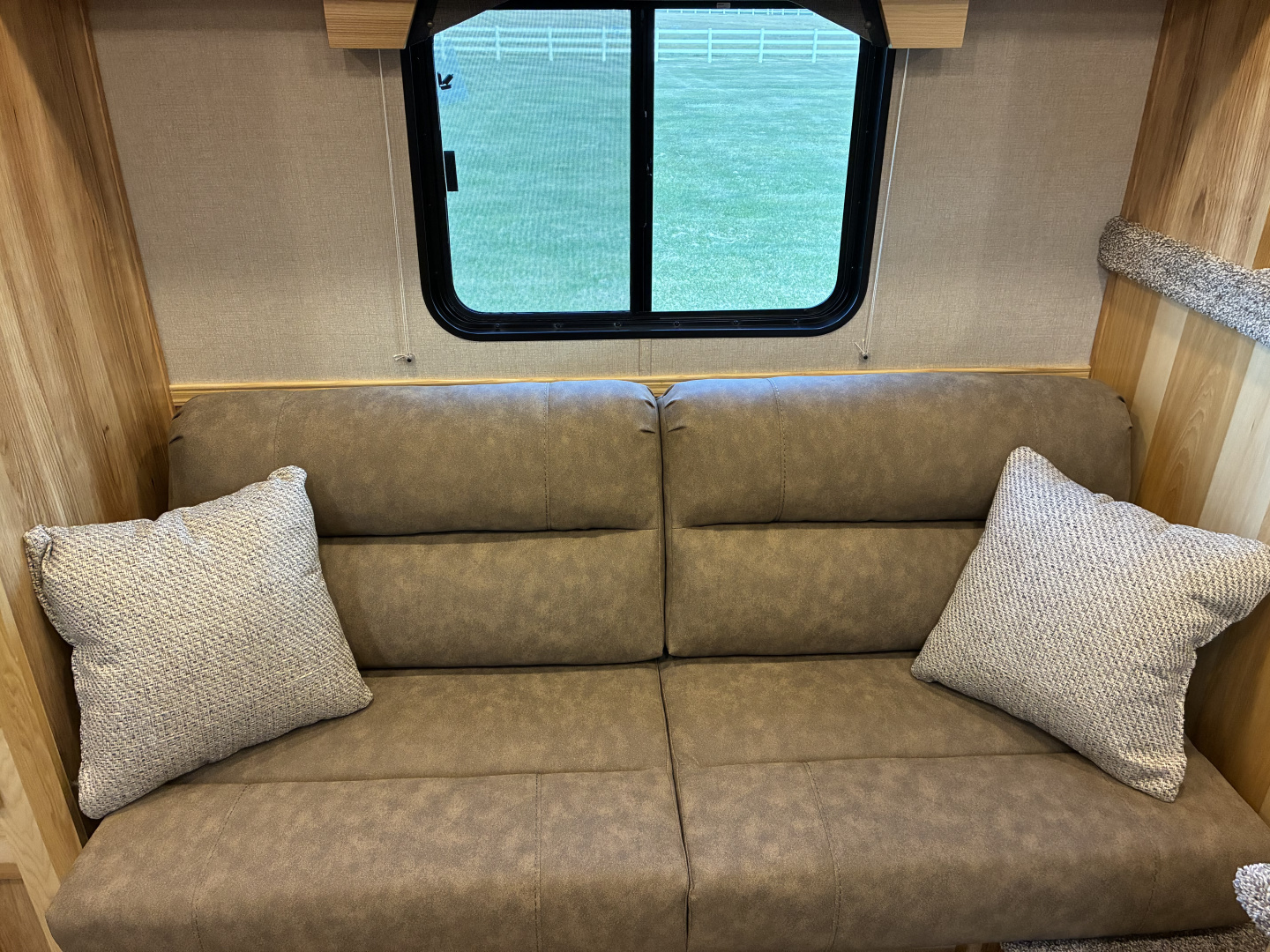 New 2026 Lakota 3H 9' LQ Horse Trailer