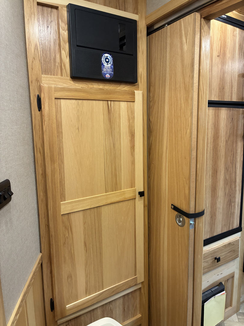 New 2026 Lakota 3H 9' LQ Horse Trailer