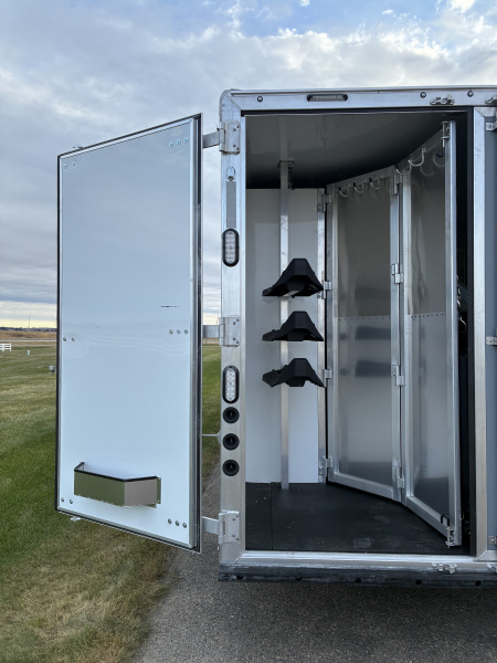 New 2026 Lakota 3H 9' LQ Horse Trailer
