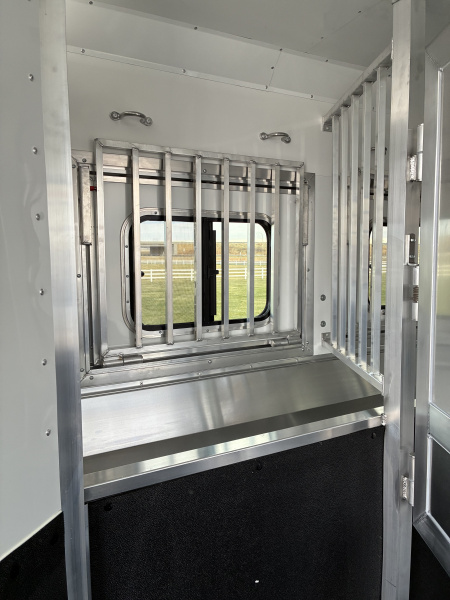 New 2026 Lakota 3H 9' LQ Horse Trailer