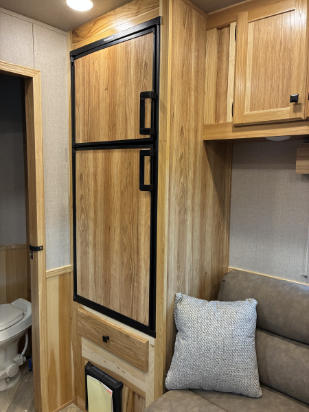 New 2026 Lakota 3H 9' LQ Horse Trailer