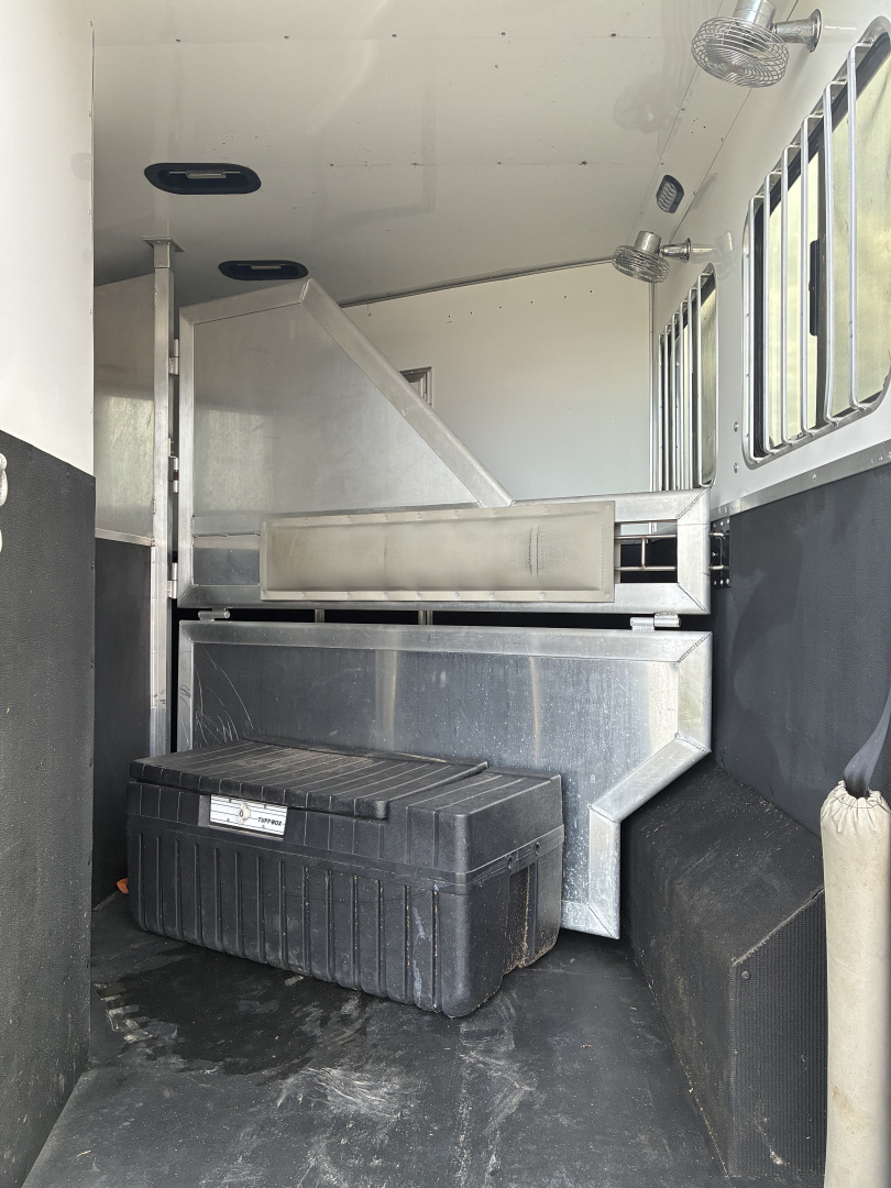 Used 2020 SMC 2H 9' LQ Horse Trailer