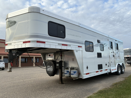 Used 2020 SMC 2H 9' LQ Horse Trailer