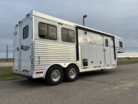 Used 2020 SMC 2H 9' LQ Horse Trailer