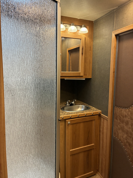 Used 2020 SMC 2H 9' LQ Horse Trailer