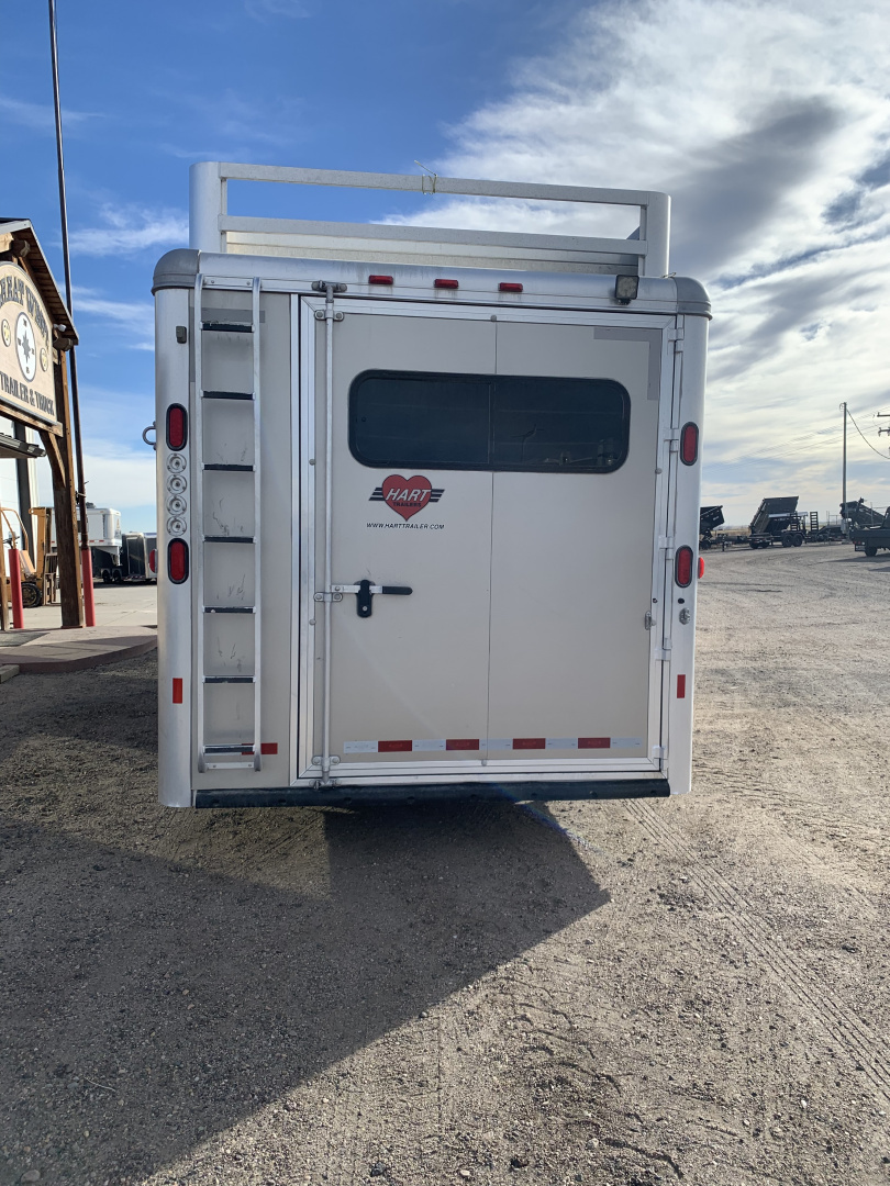 Used 2019 Hart Trailer Outlaw Weekender premium tack 4 Horse Trailer