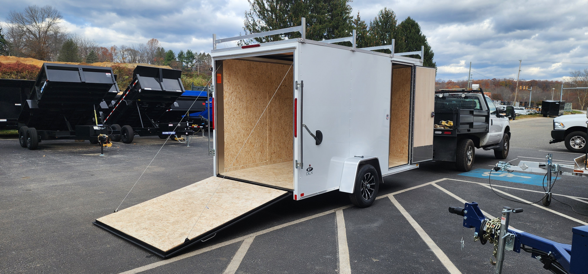 New SALE**6 x 12 Look ST DLX Cargo 3k w/ 4 Ladder Racks