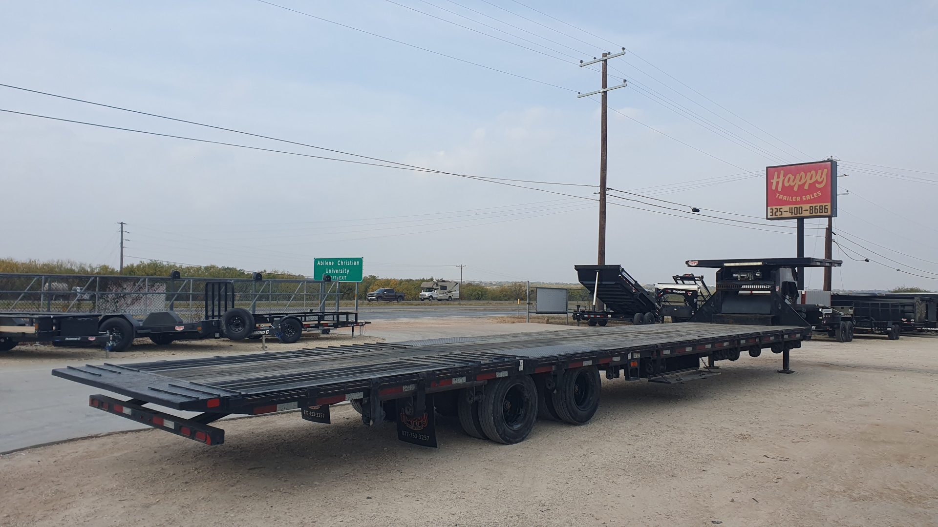 Used 2020 Diamond C 102"x40' GN Flatbed w/ Hyd. Dovetail